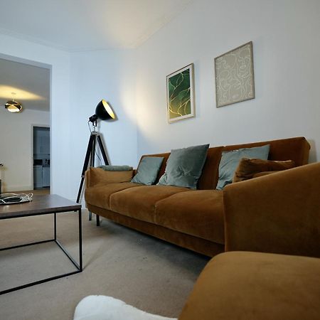 Spacious Two-Bedrooms House, Private Parking, Contractors, Relocators Oxford Luaran gambar