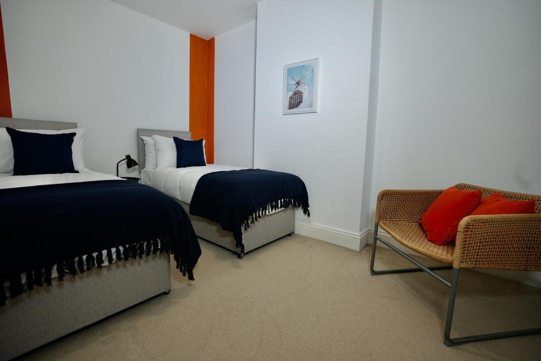 Spacious Two-Bedrooms House, Private Parking, Contractors, Relocators Oxford Luaran gambar
