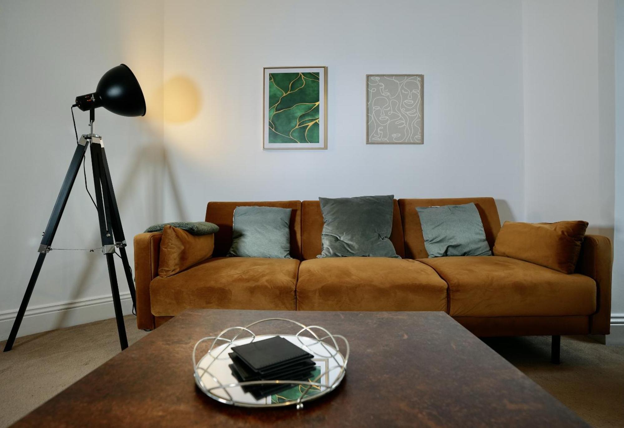 Spacious Two-Bedrooms House, Private Parking, Contractors, Relocators Oxford Luaran gambar