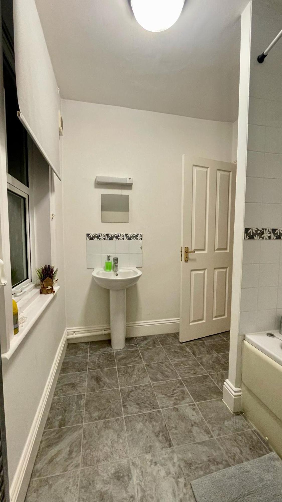 Spacious Two-Bedrooms House, Private Parking, Contractors, Relocators Oxford Luaran gambar