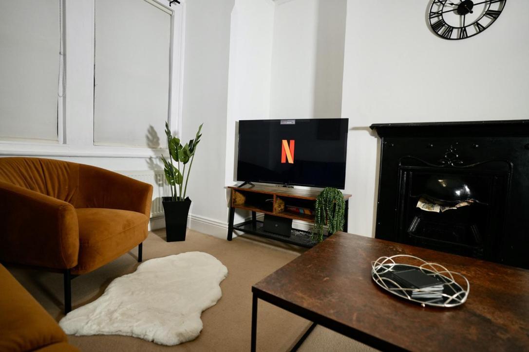 Spacious Two-Bedrooms House, Private Parking, Contractors, Relocators Oxford Luaran gambar